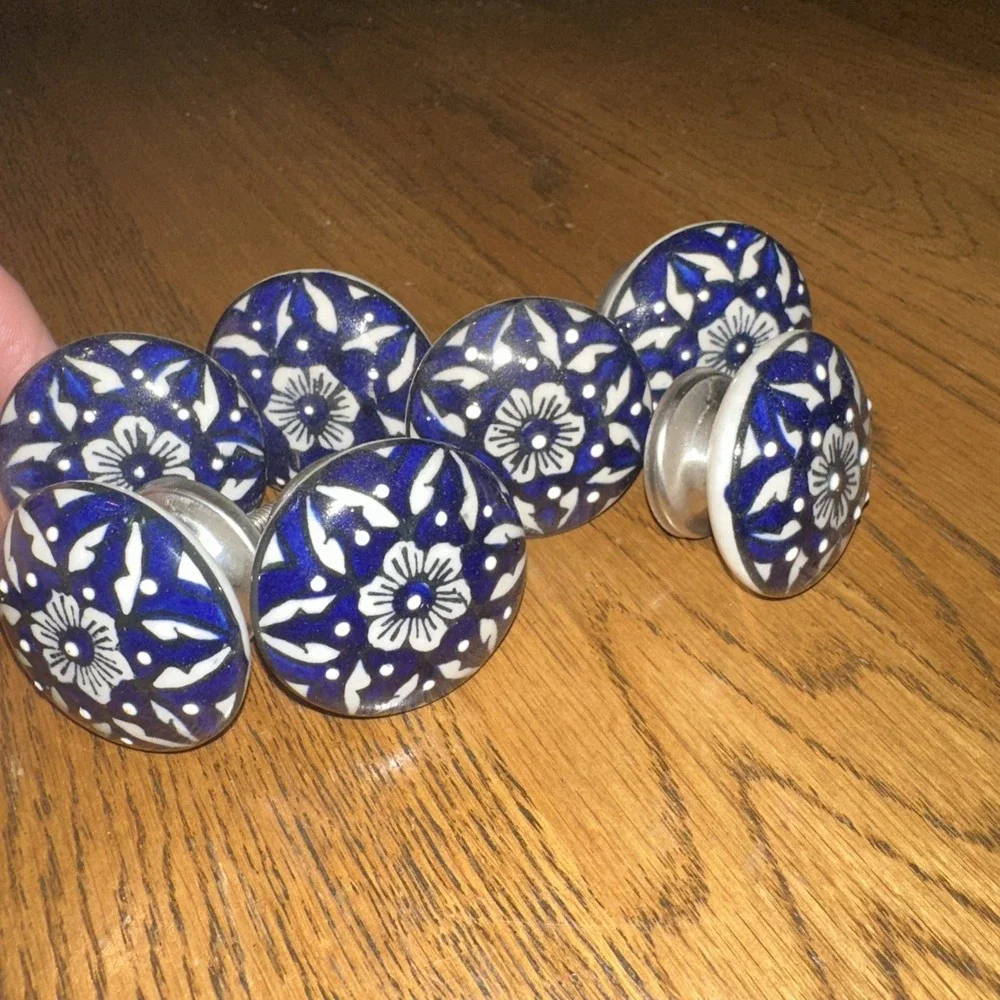 Lot Of 7 Ceramic Drawer Pull Knobs Kitchen Cabinets Grey Blue Flowered